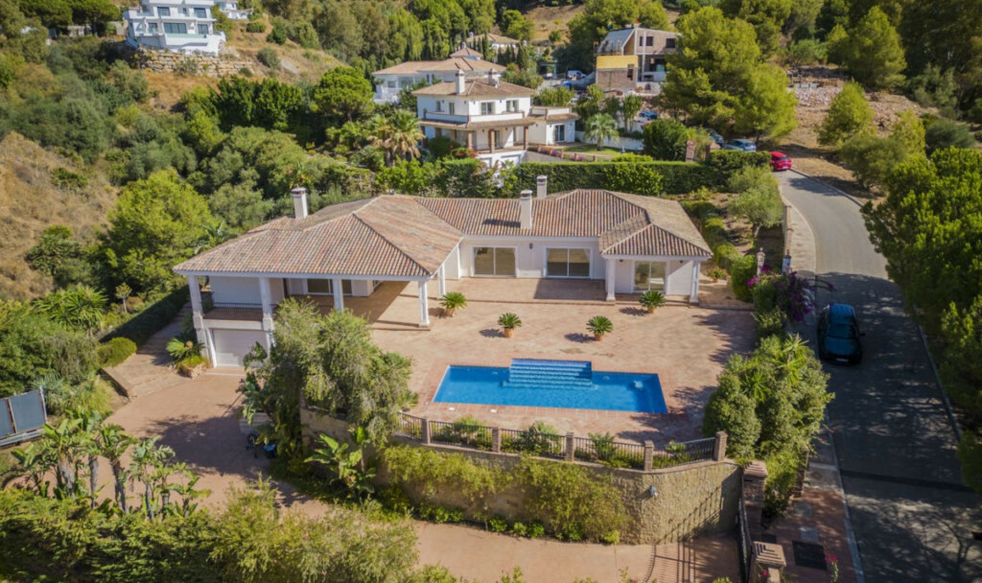 Resale - House -
Valtocado