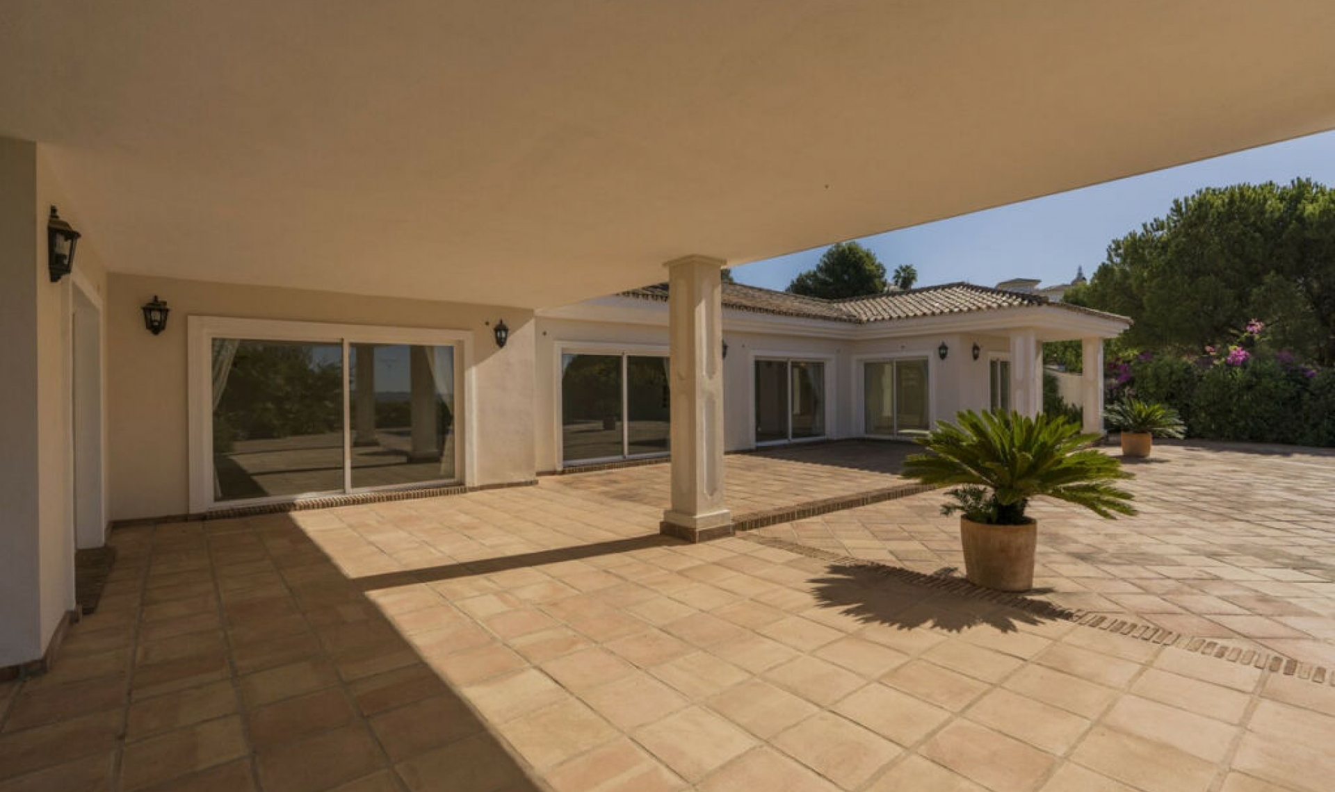 Resale - House -
Valtocado