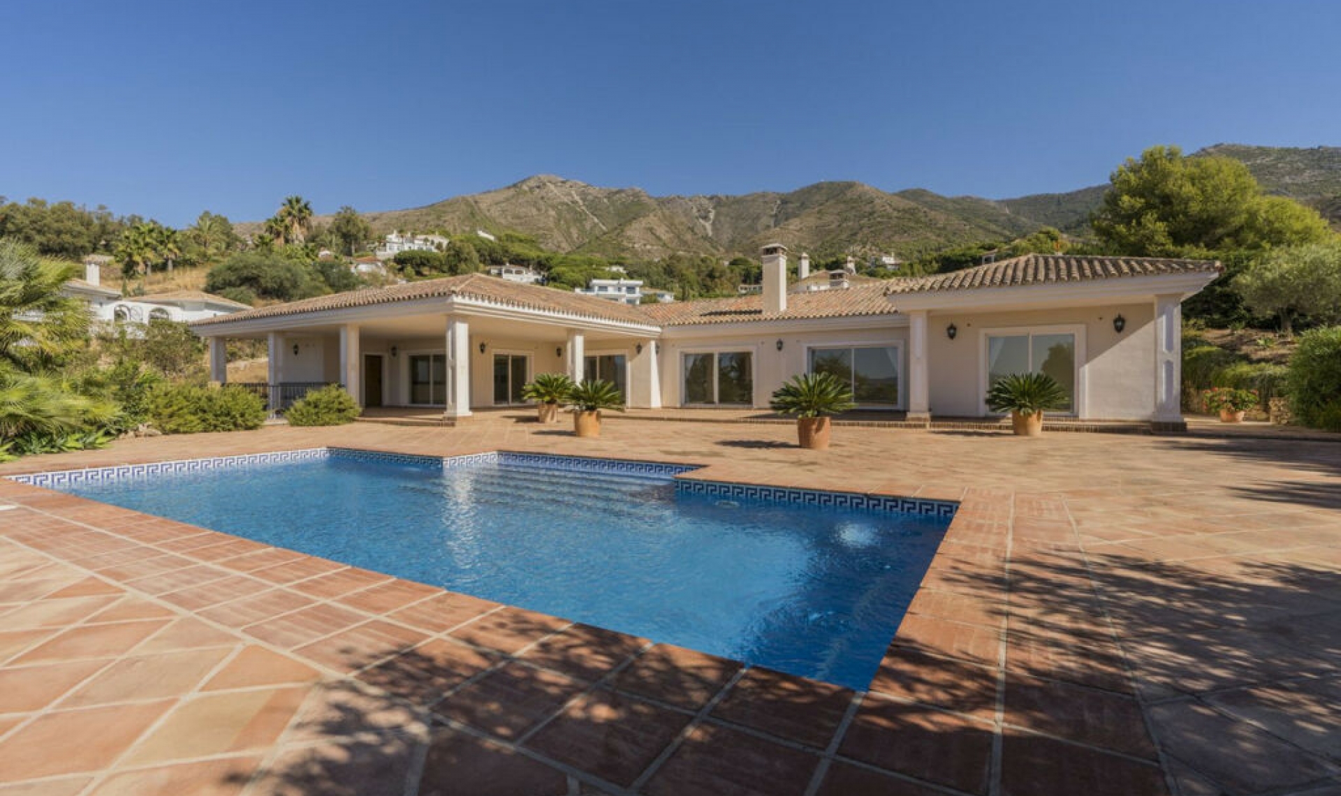 Resale - House -
Valtocado