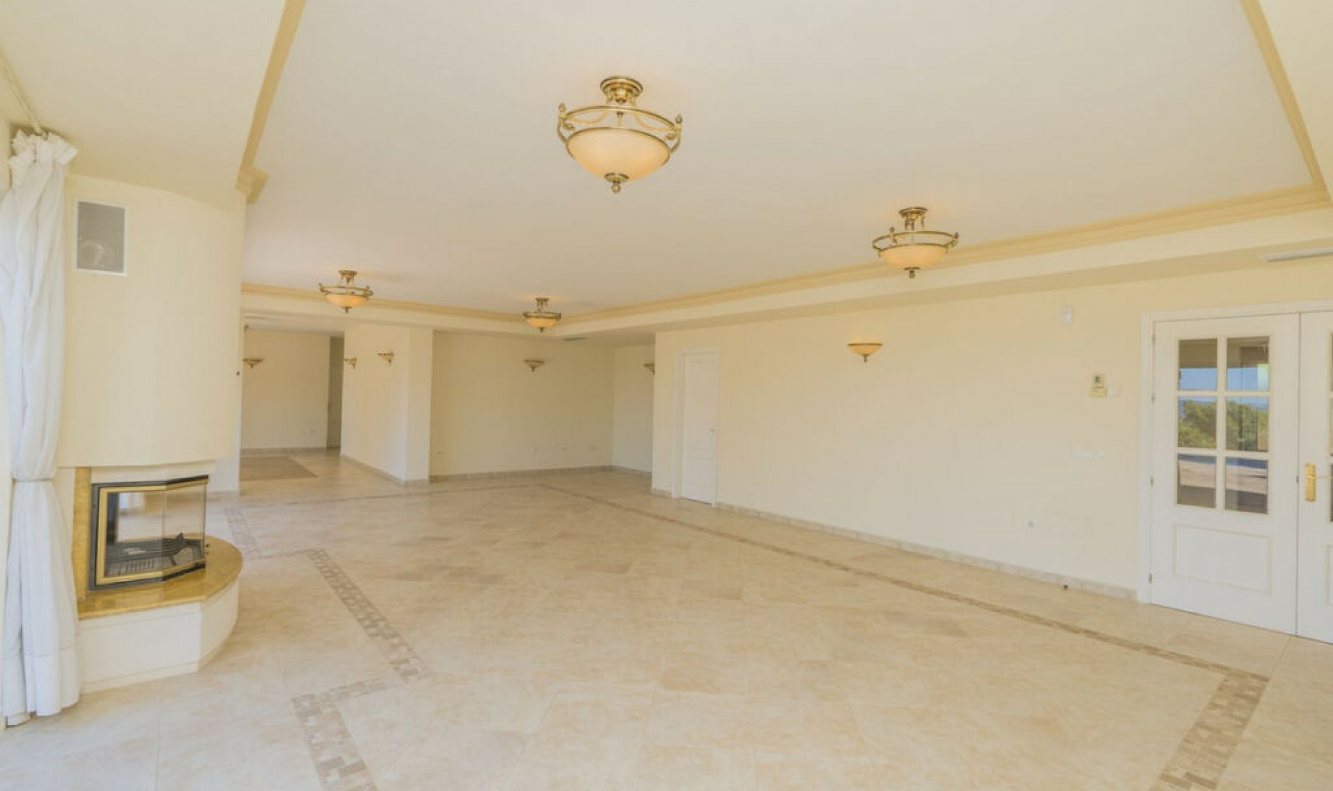 Resale - House -
Valtocado