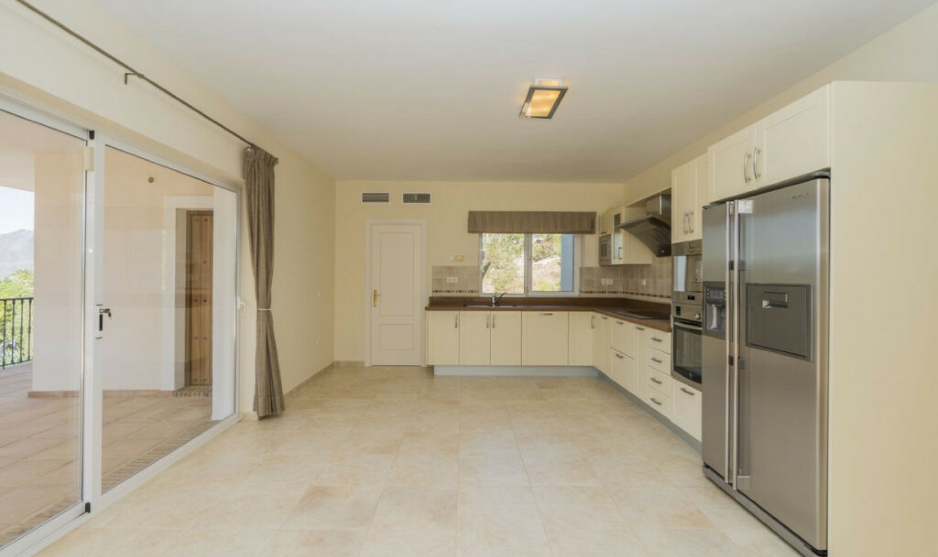 Resale - House -
Valtocado