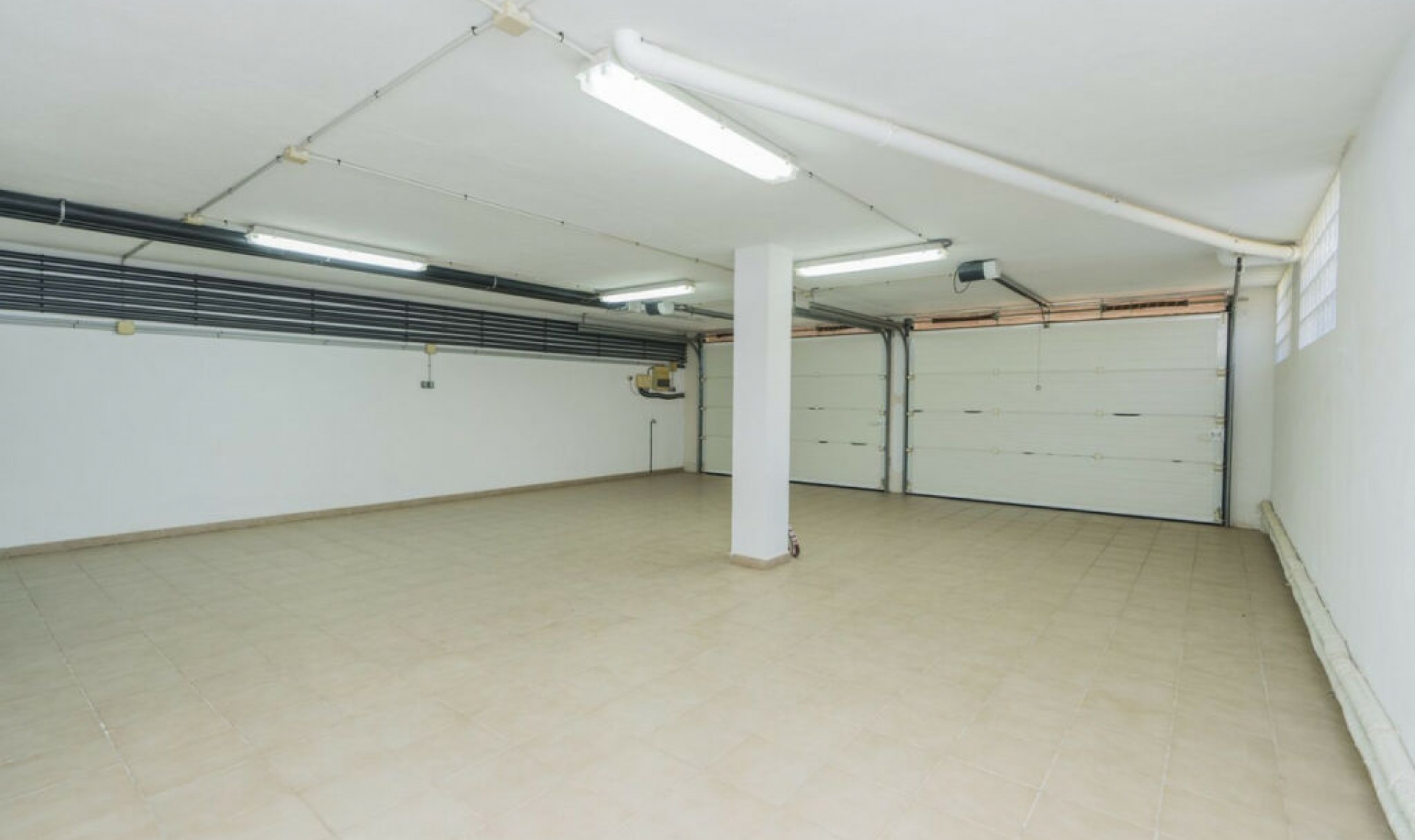Resale - House -
Valtocado