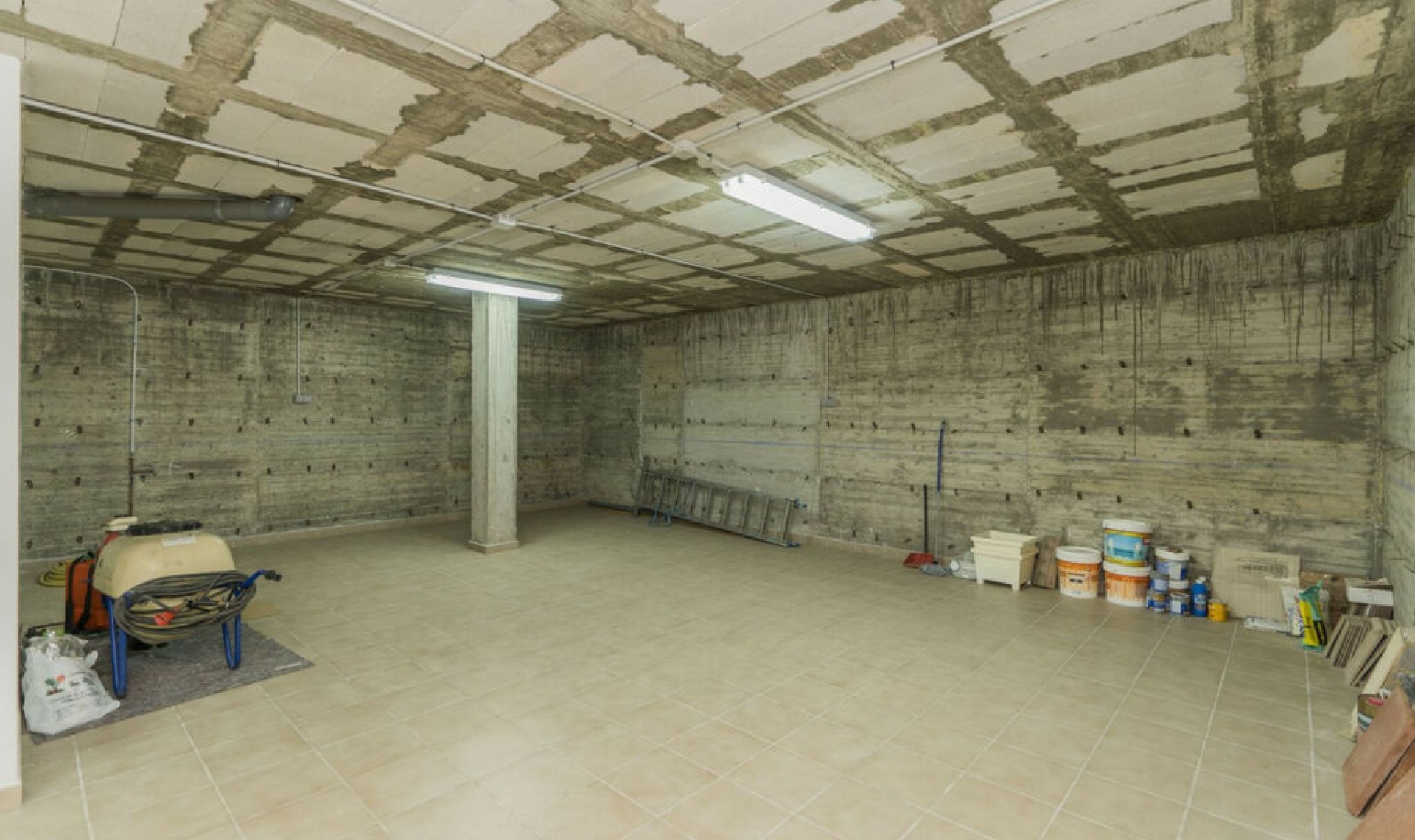 Resale - House -
Valtocado