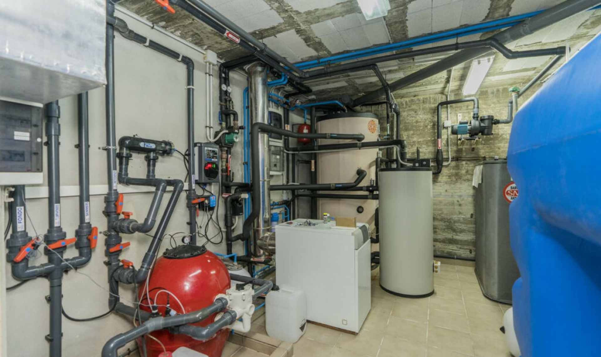 Resale - House -
Valtocado