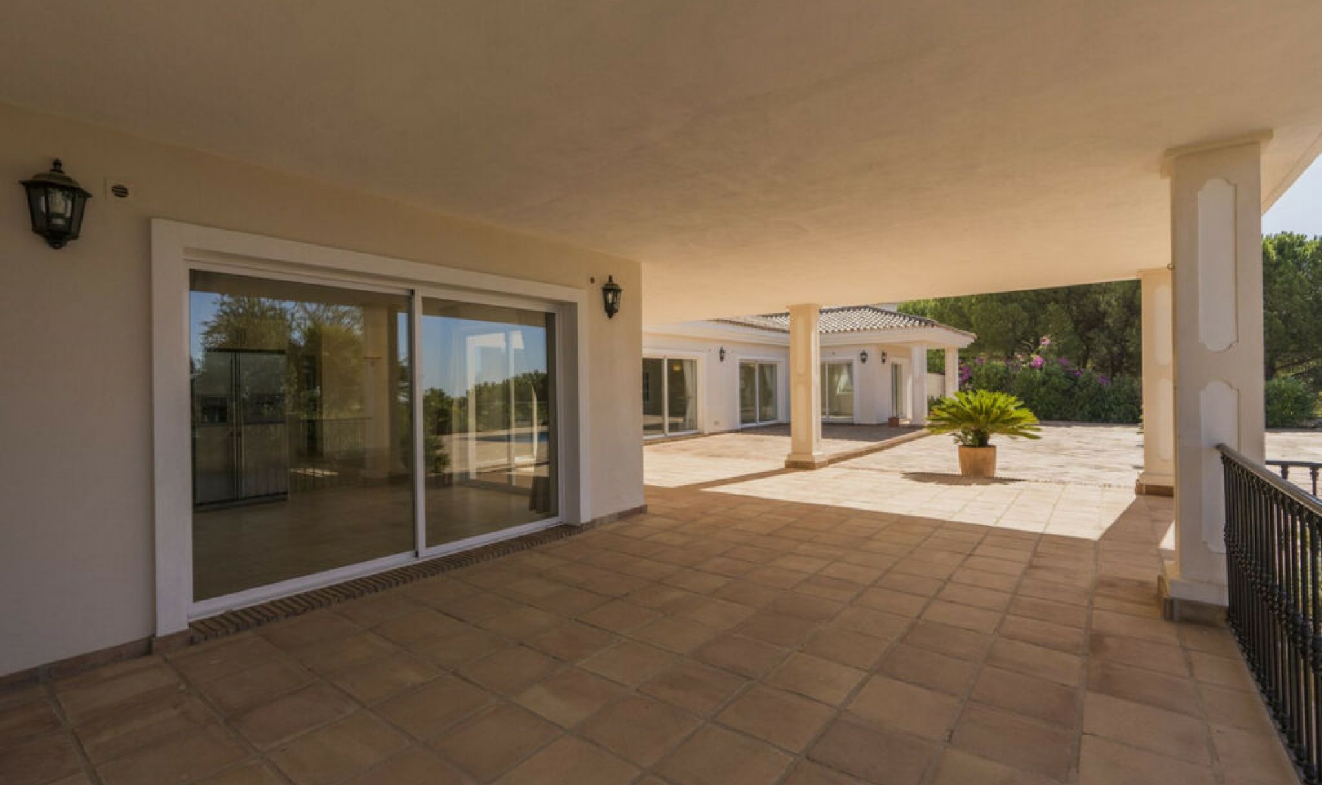 Resale - House -
Valtocado