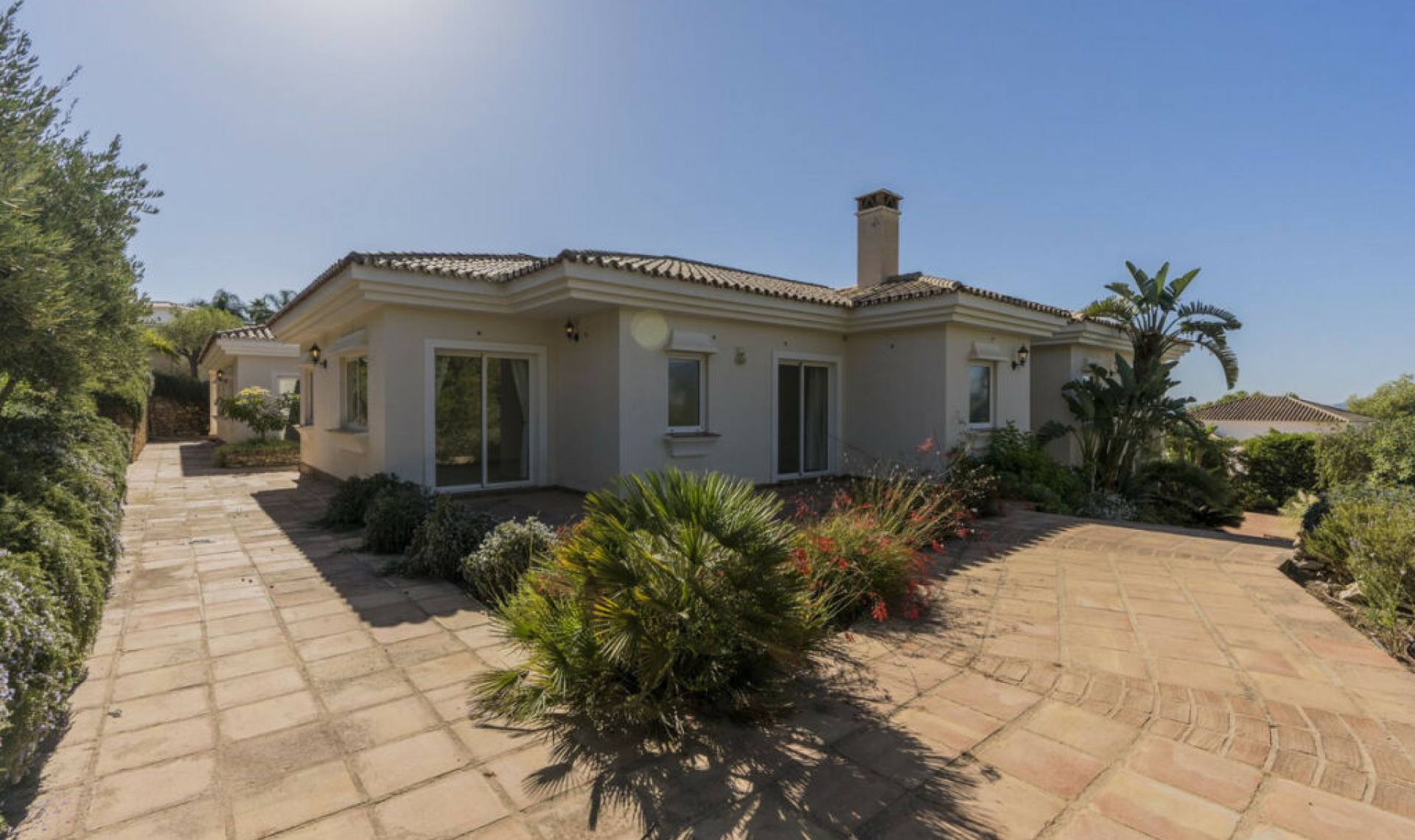 Resale - House -
Valtocado
