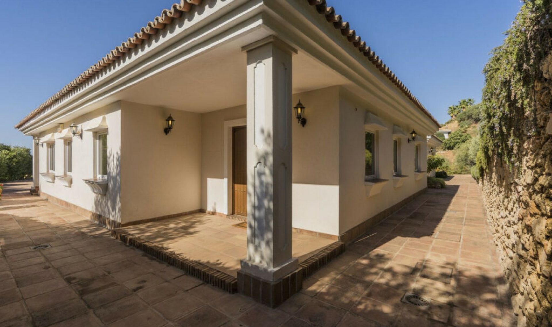 Resale - House -
Valtocado