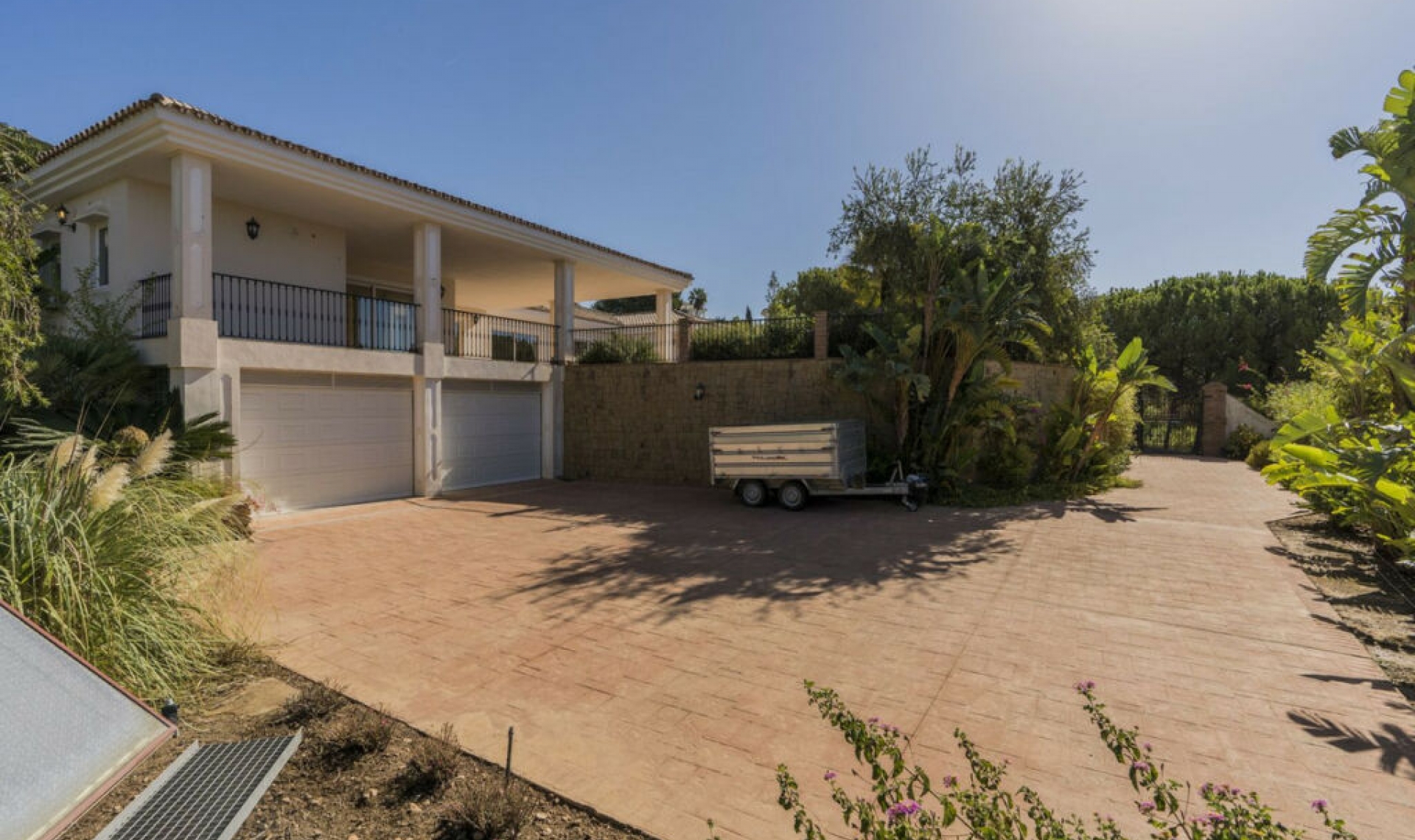 Resale - House -
Valtocado