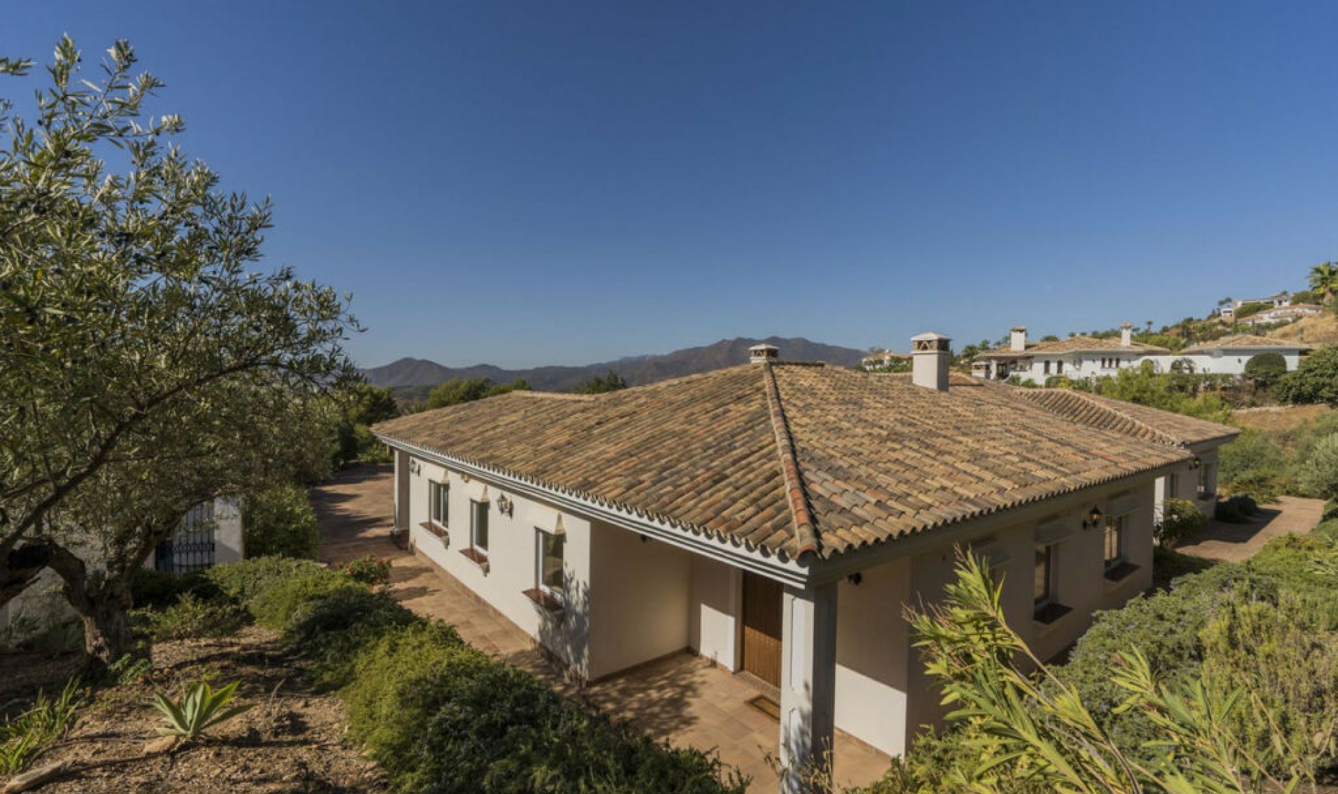 Resale - House -
Valtocado