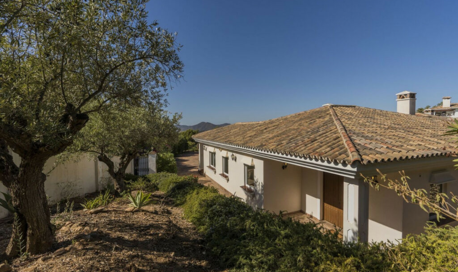 Resale - House -
Valtocado
