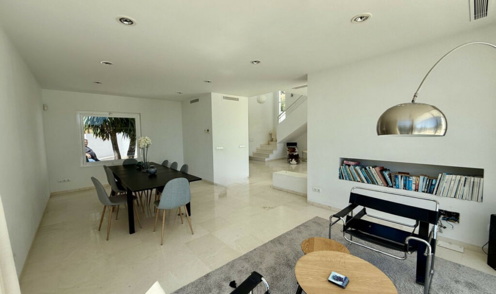 Resale - House -
Valtocado