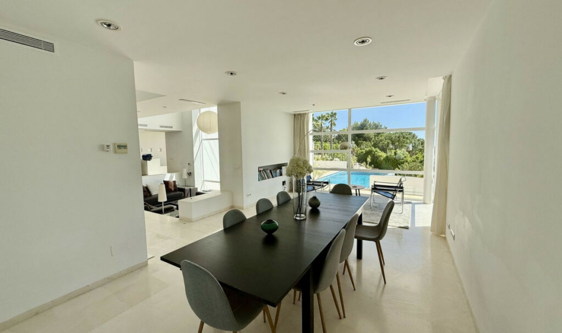 Resale - House -
Valtocado