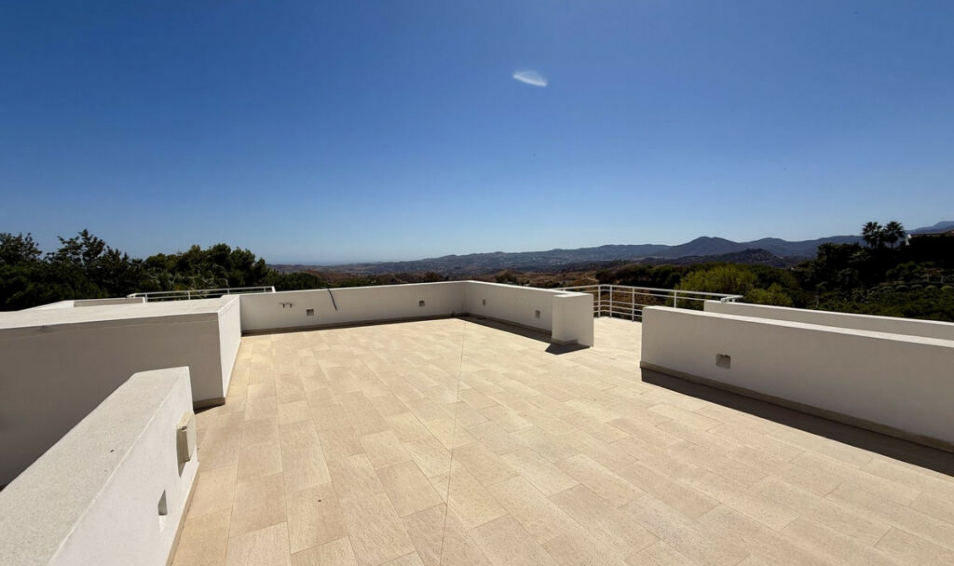 Resale - House -
Valtocado