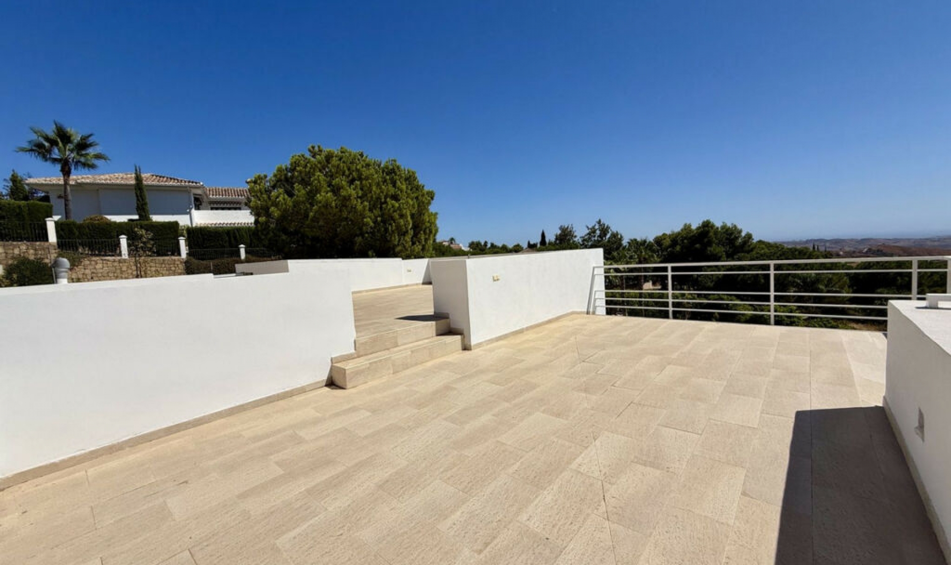 Resale - House -
Valtocado