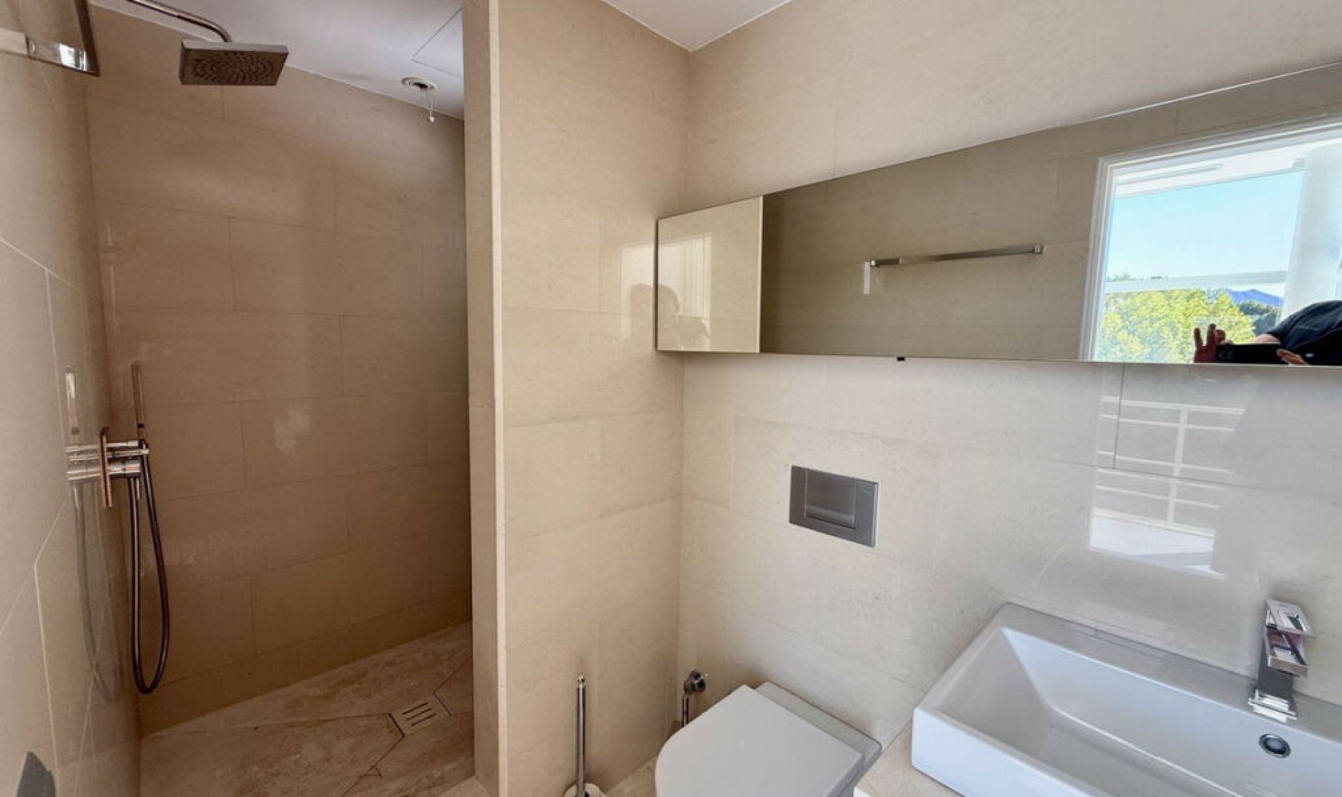 Resale - House -
Valtocado