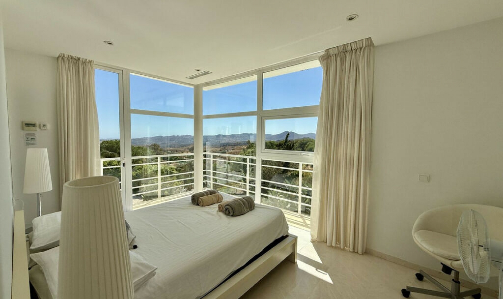 Resale - House -
Valtocado