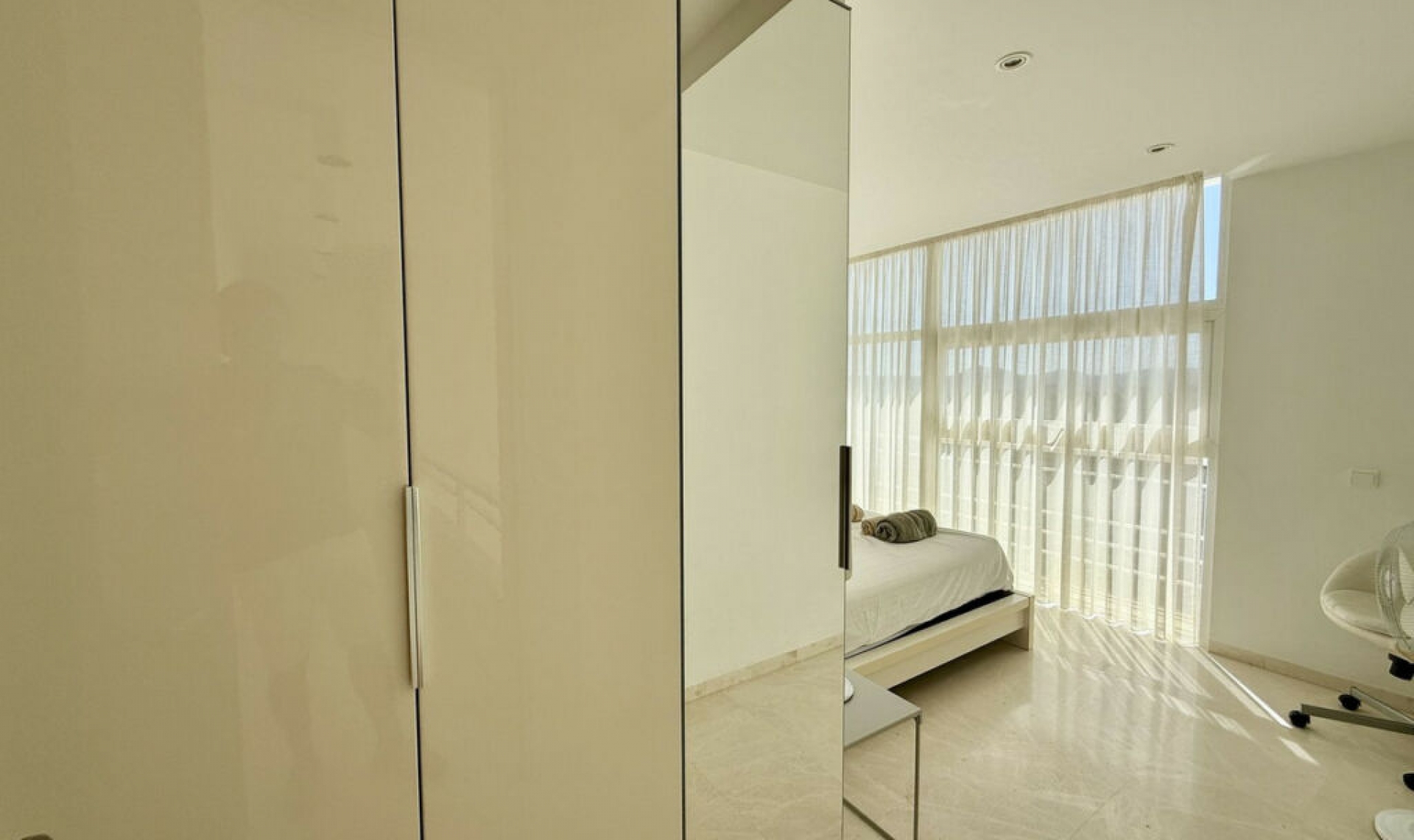 Resale - House -
Valtocado