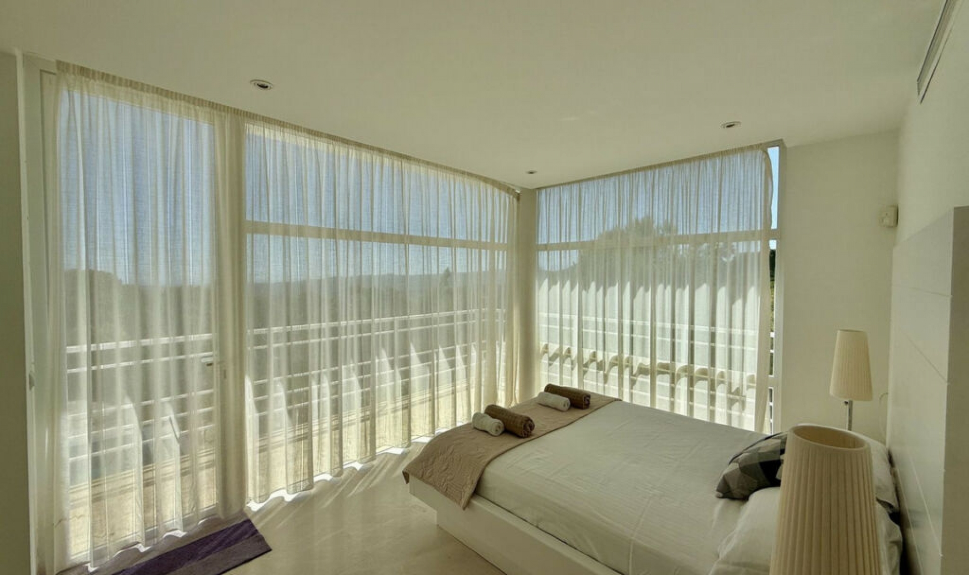 Resale - House -
Valtocado