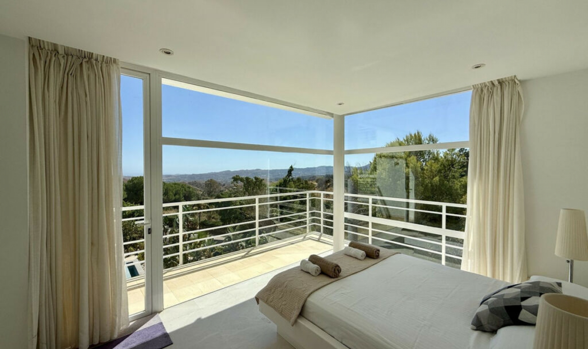 Resale - House -
Valtocado