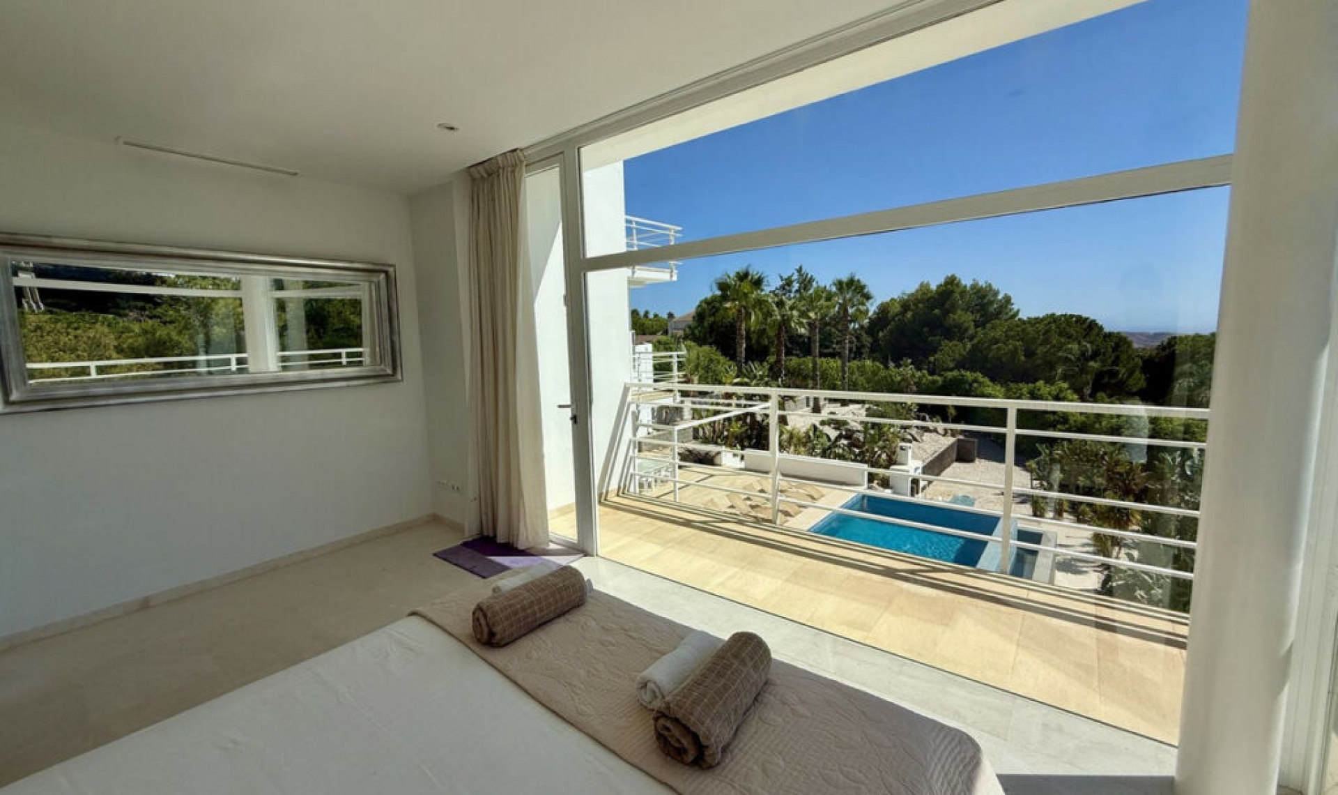 Resale - House -
Valtocado