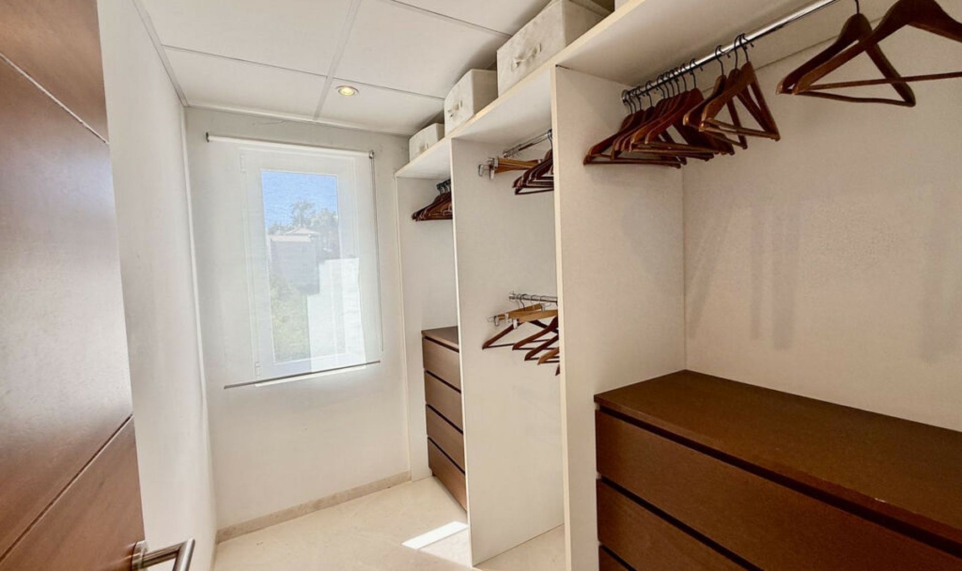 Resale - House -
Valtocado