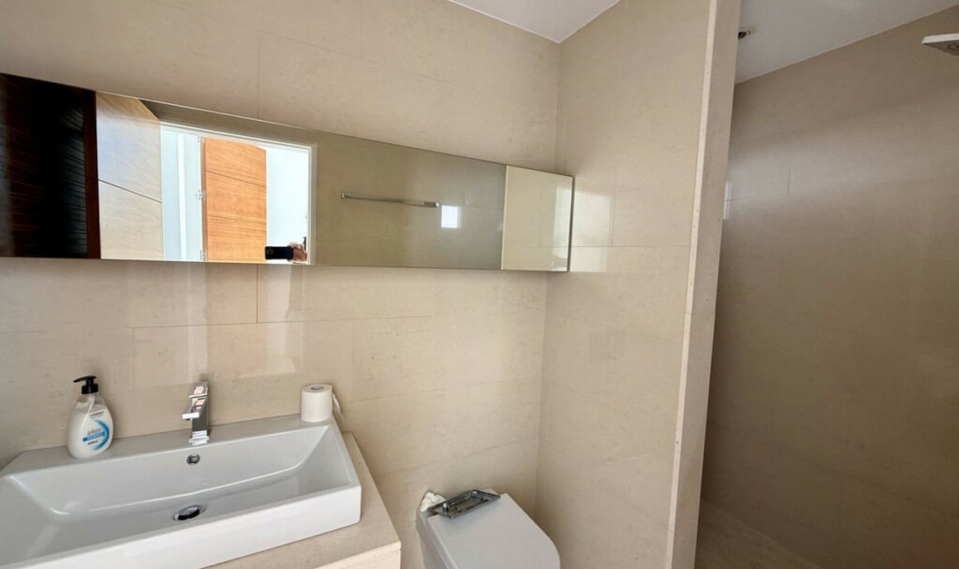 Resale - House -
Valtocado