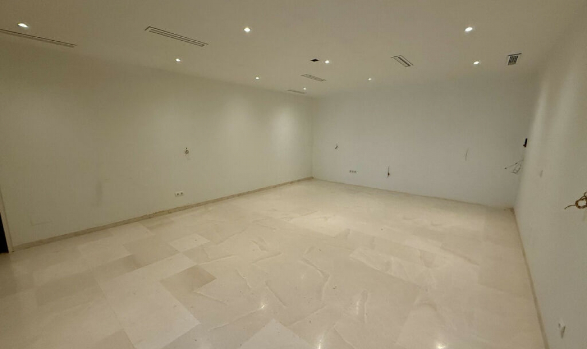 Resale - House -
Valtocado