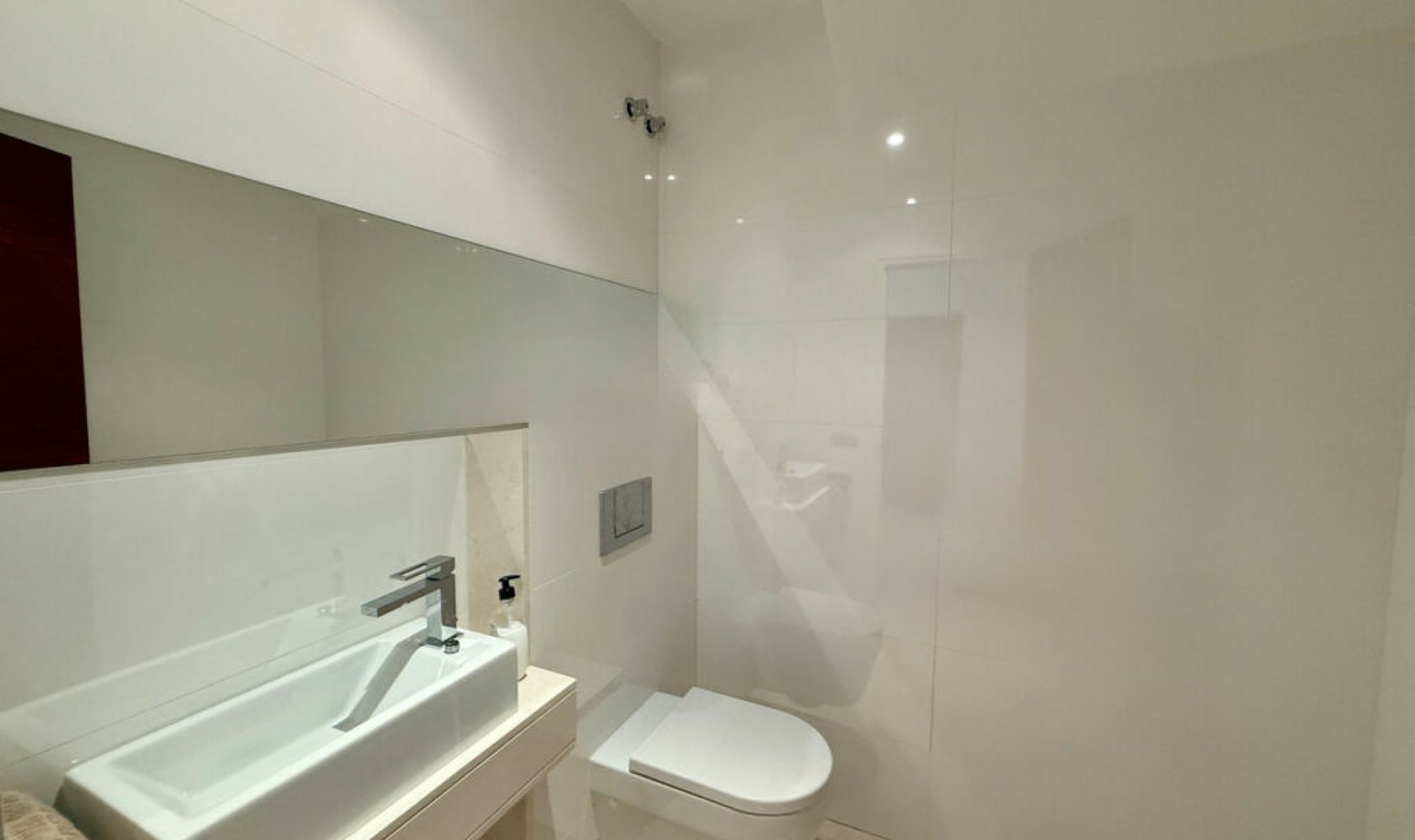 Resale - House -
Valtocado