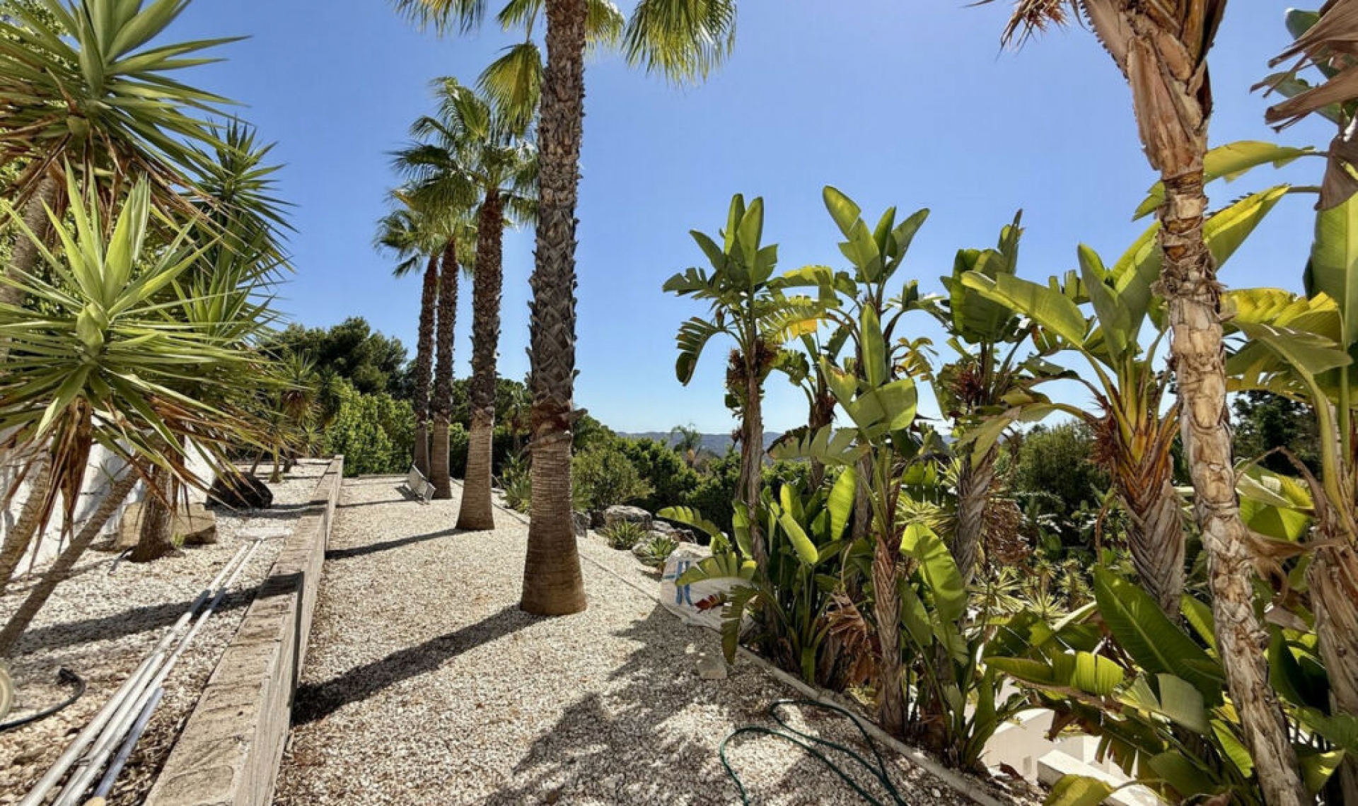 Resale - House -
Valtocado