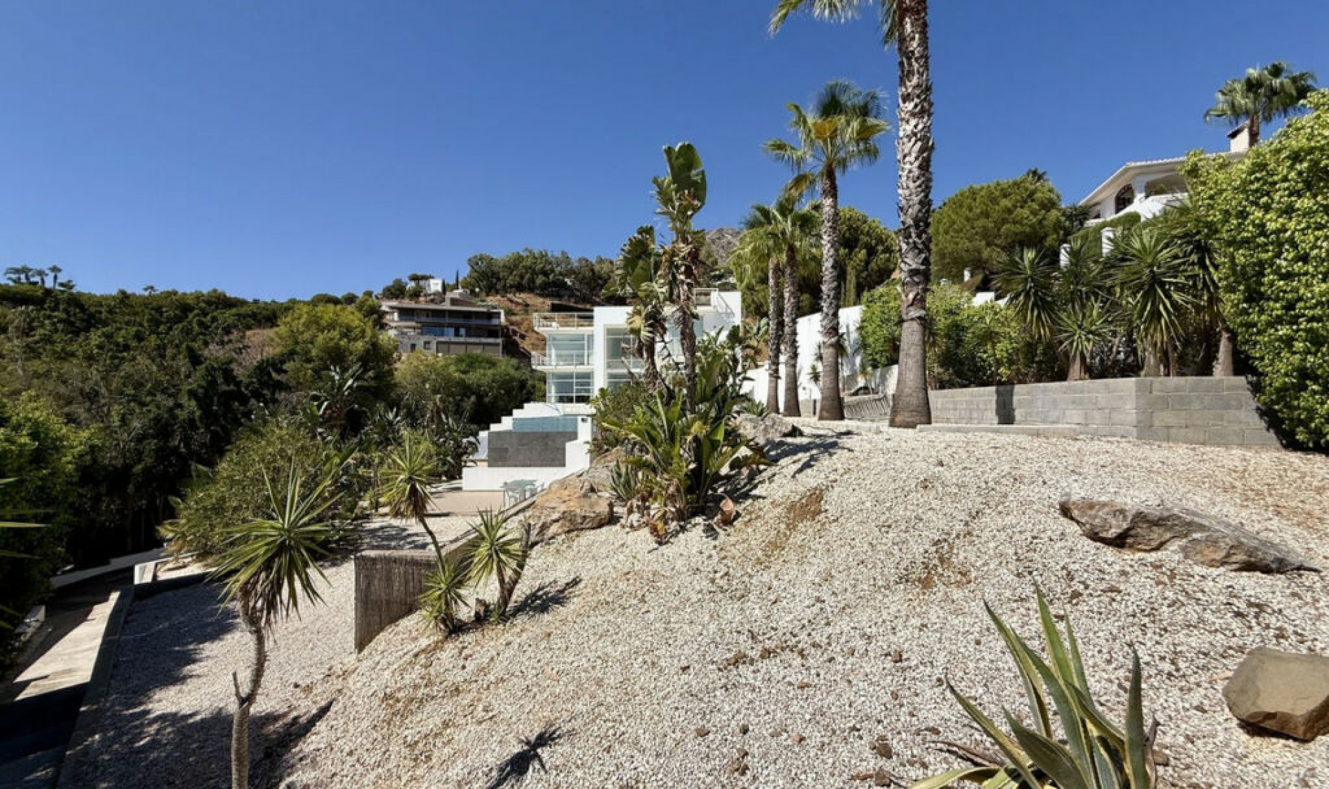 Resale - House -
Valtocado