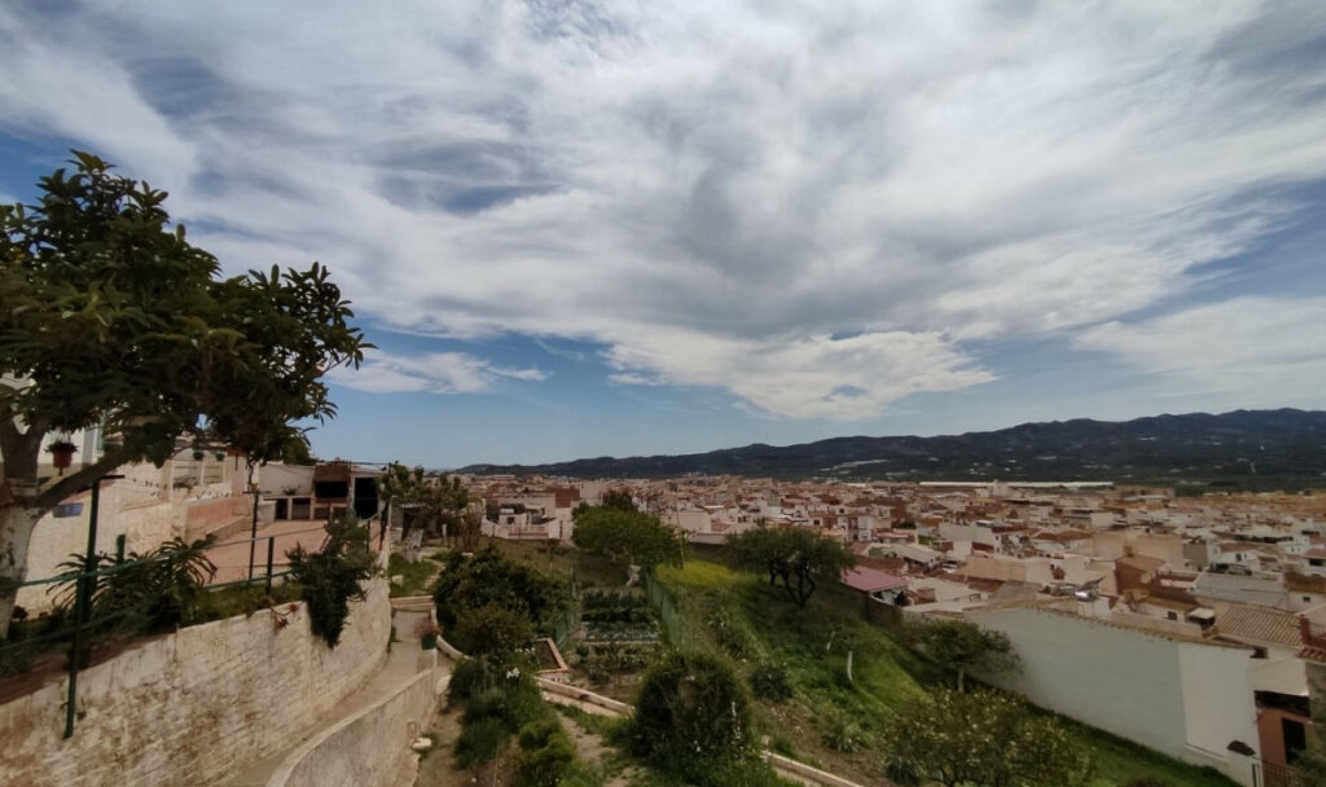 Resale - House -
Vélez-Málaga