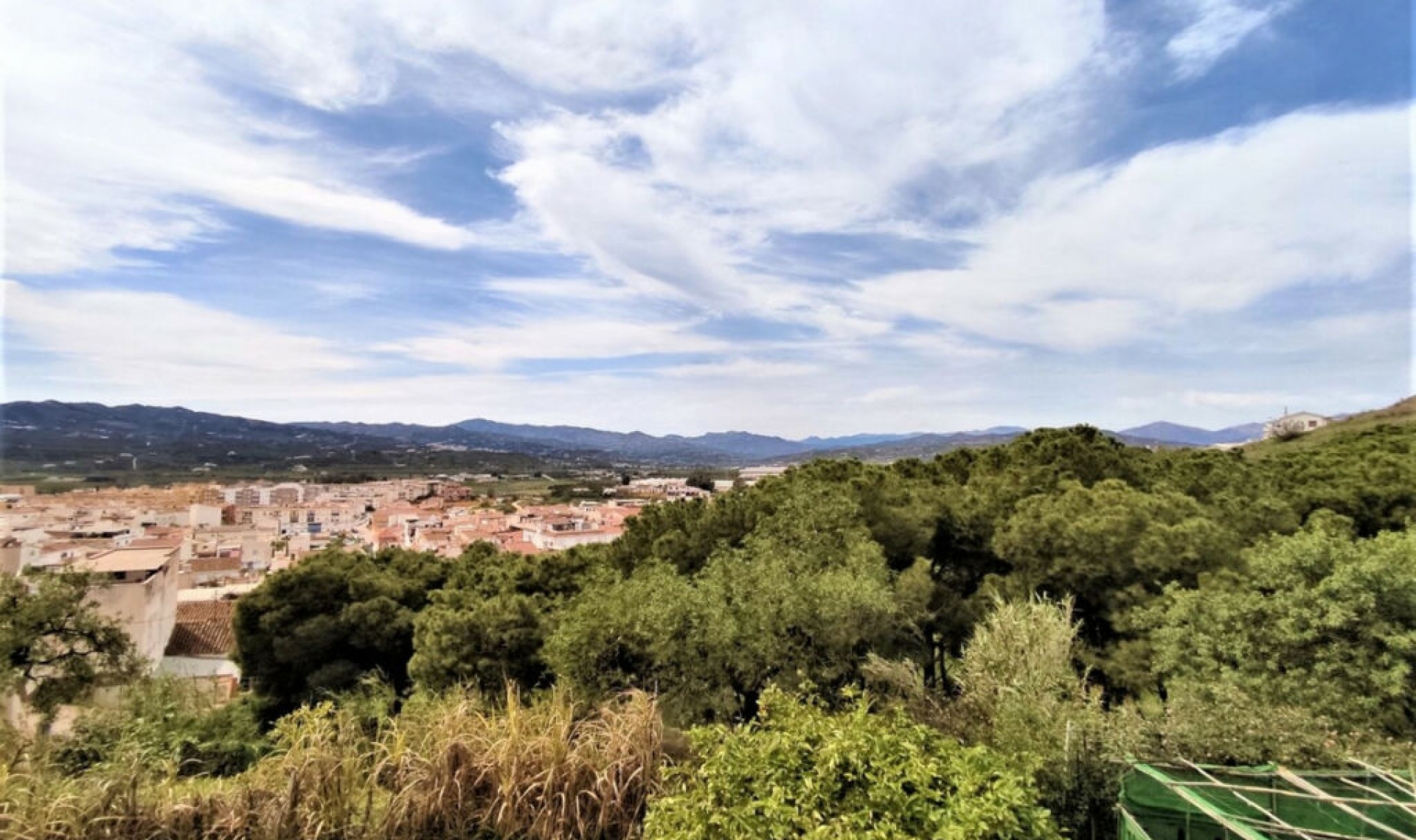 Resale - House -
Vélez-Málaga