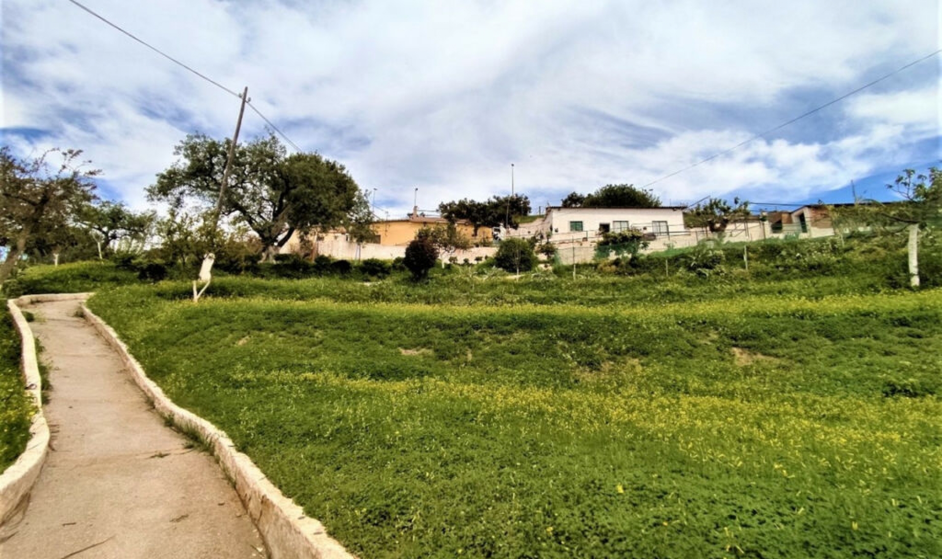 Resale - House -
Vélez-Málaga