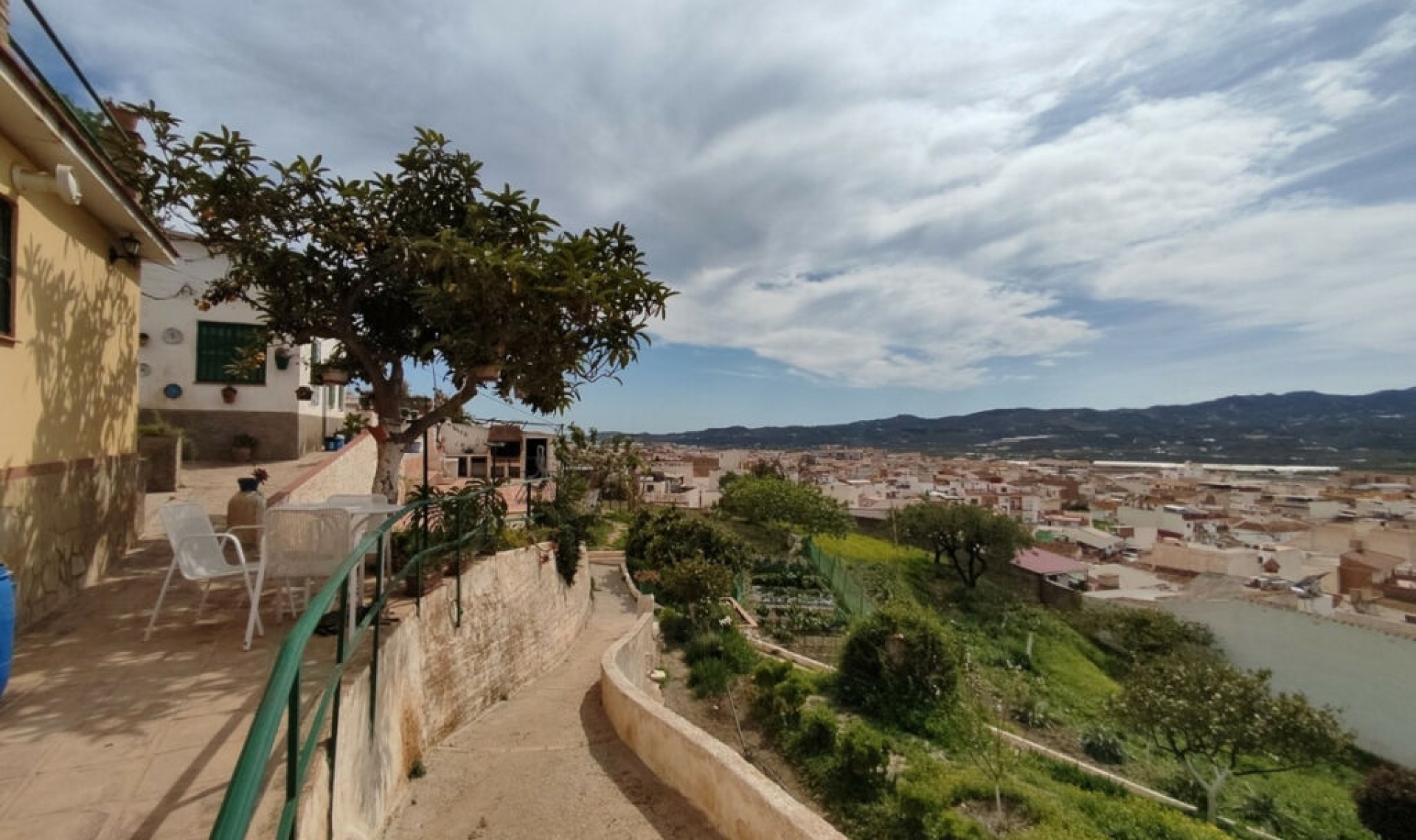 Resale - House -
Vélez-Málaga