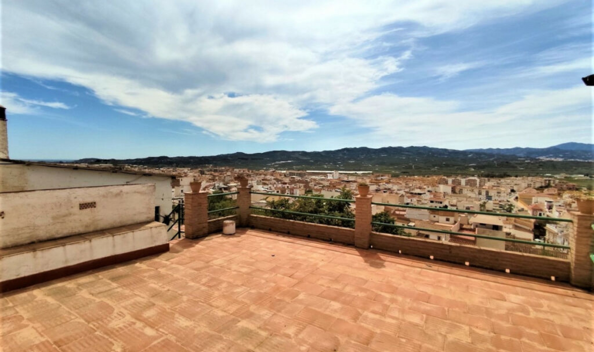 Resale - House -
Vélez-Málaga