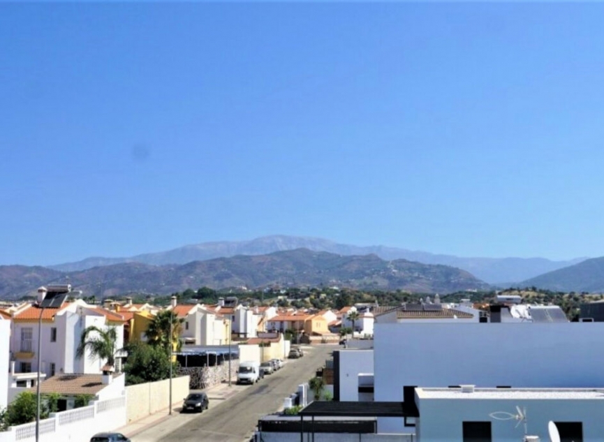 Resale - House -
Vélez-Málaga