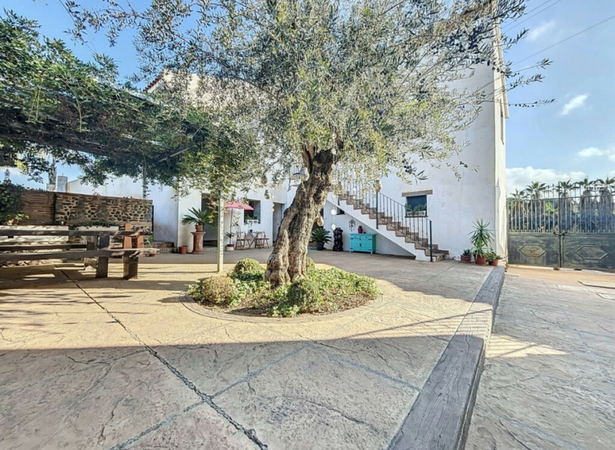 Resale - House -
Vélez-Málaga