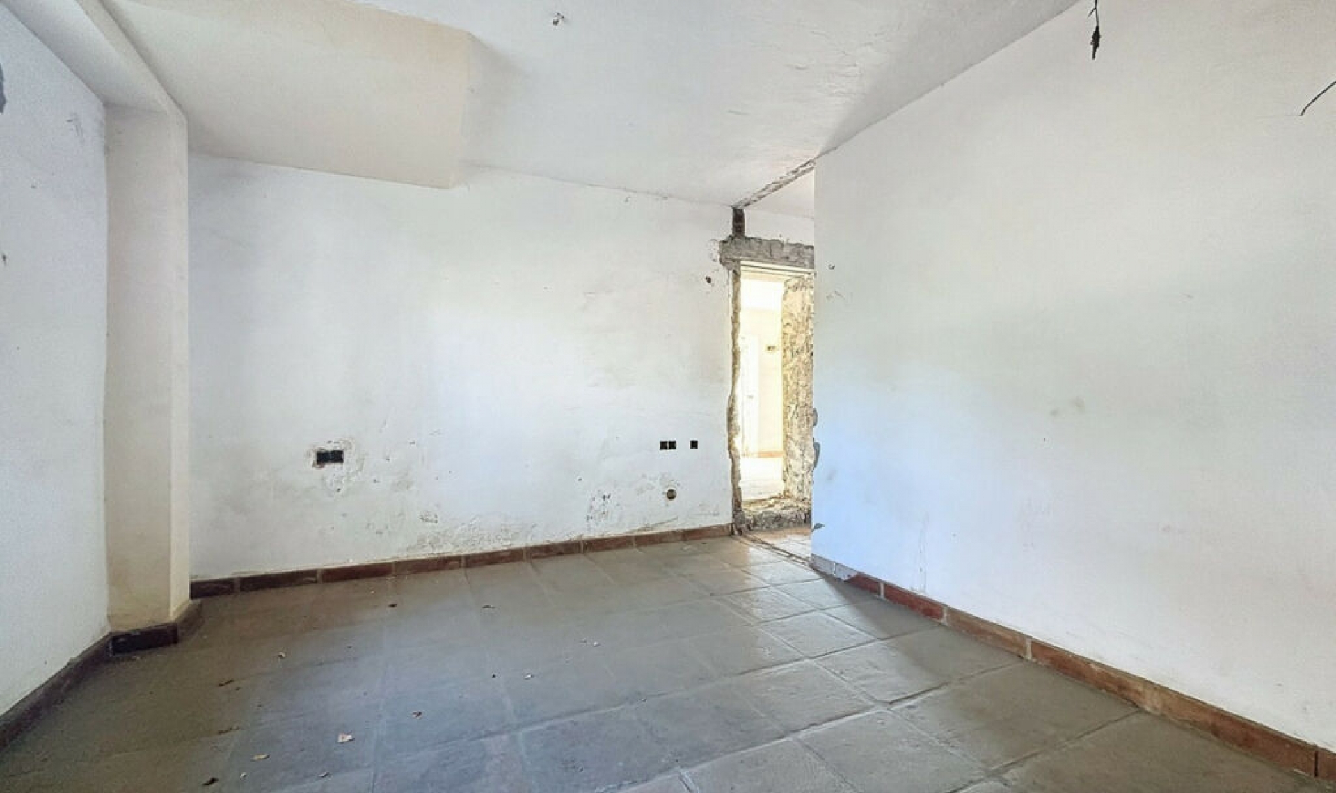 Resale - House -
Vélez-Málaga
