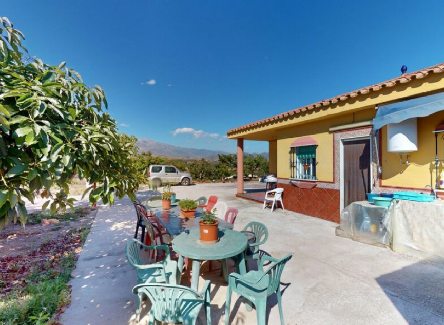 Resale - House -
Vélez-Málaga