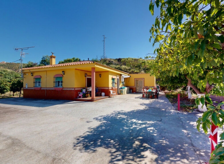 Resale - House -
Vélez-Málaga