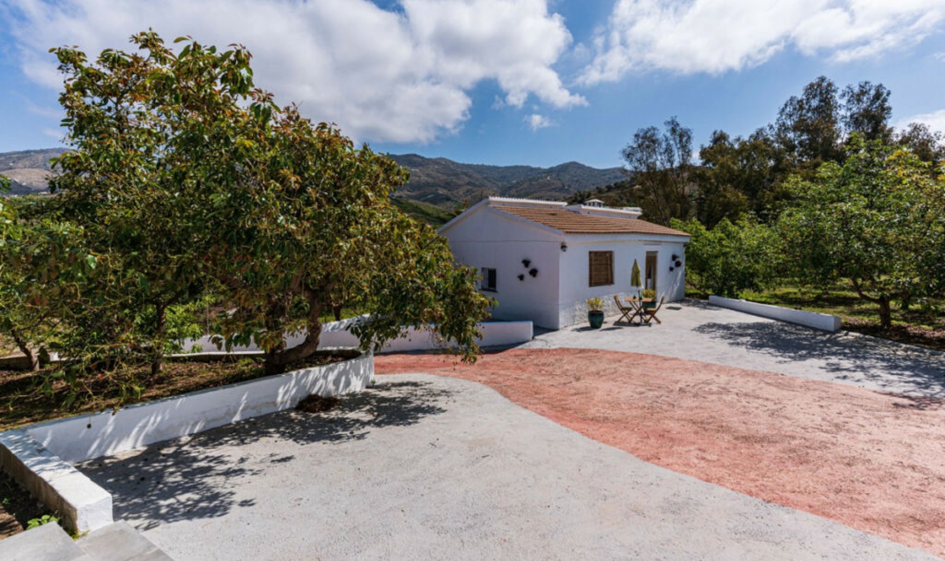 Resale - House -
Vélez-Málaga