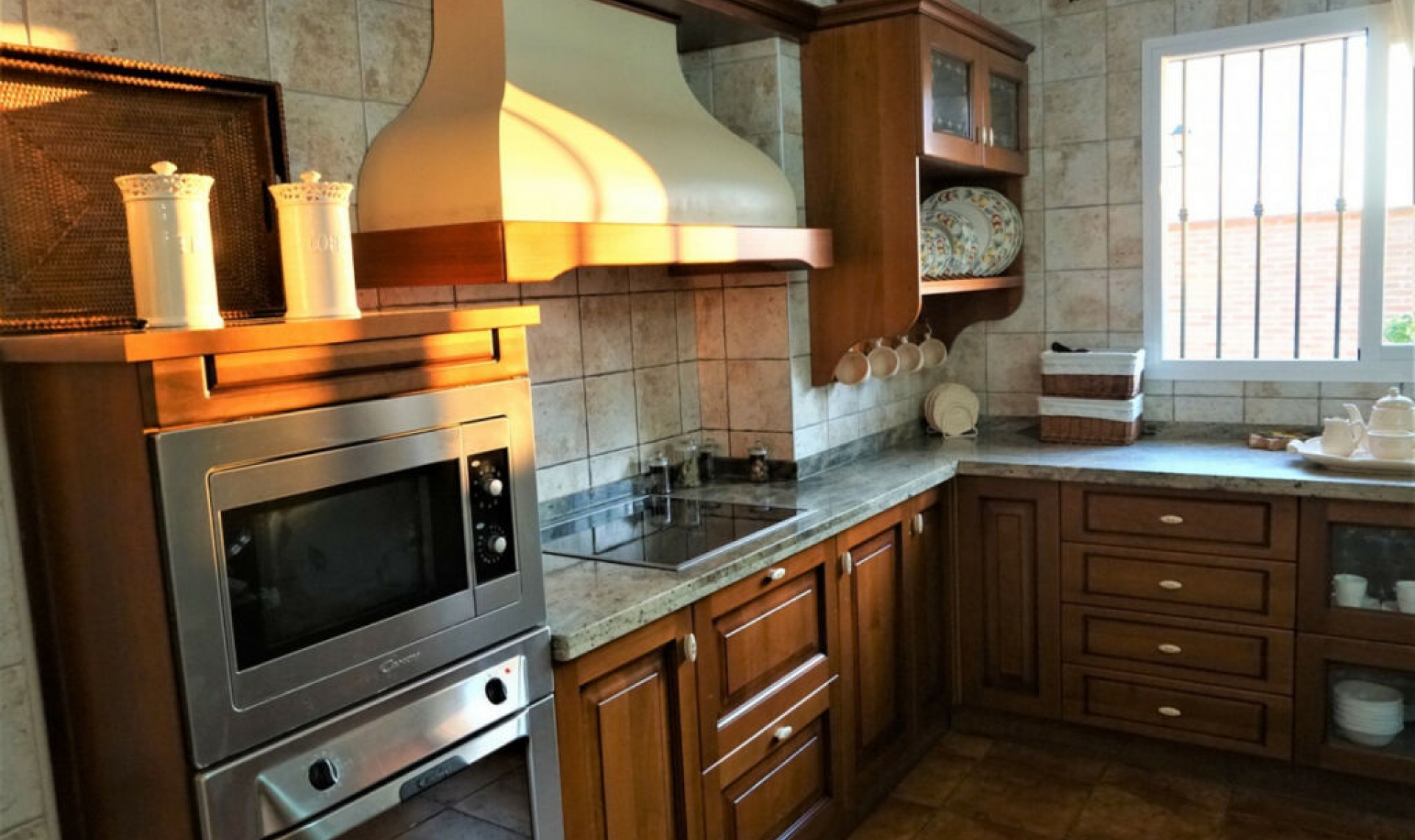 Resale - House -
Vélez-Málaga