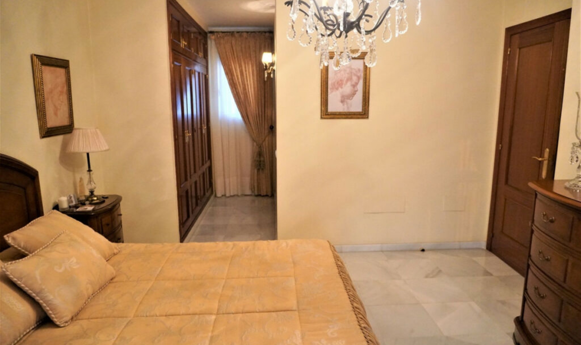 Resale - House -
Vélez-Málaga