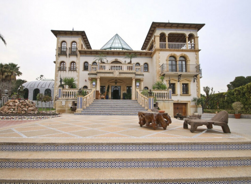 Resale - House -
Villamartín