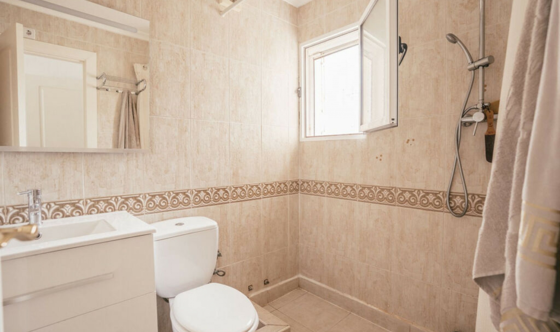 Resale - House -
Villamartín