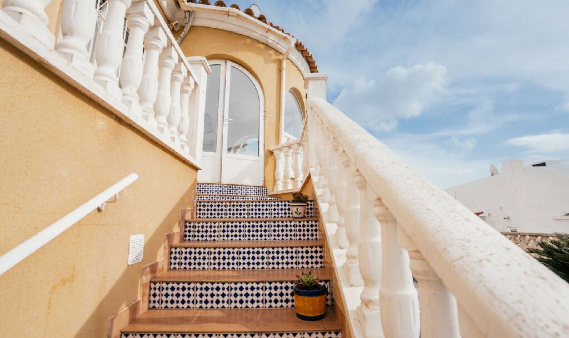 Resale - House -
Villamartín