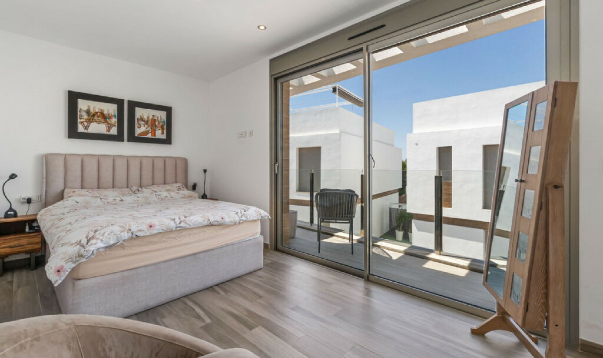 Resale - House -
Villamartín