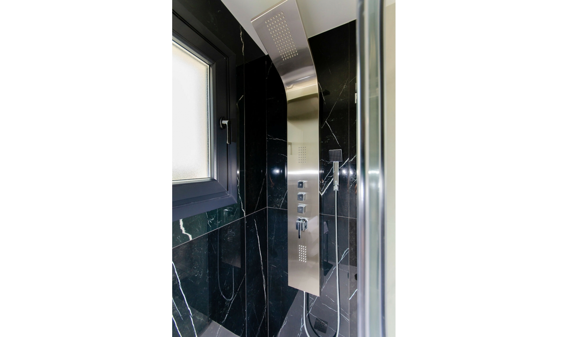 Resale - House -
Vista Bella Golf