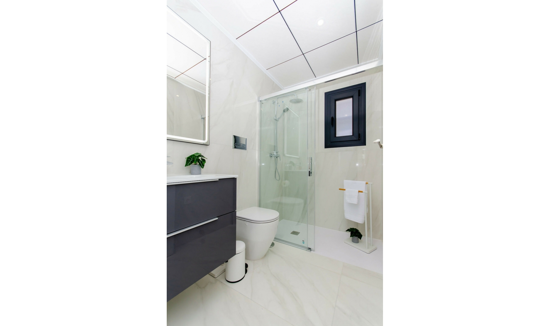 Resale - House -
Vista Bella Golf