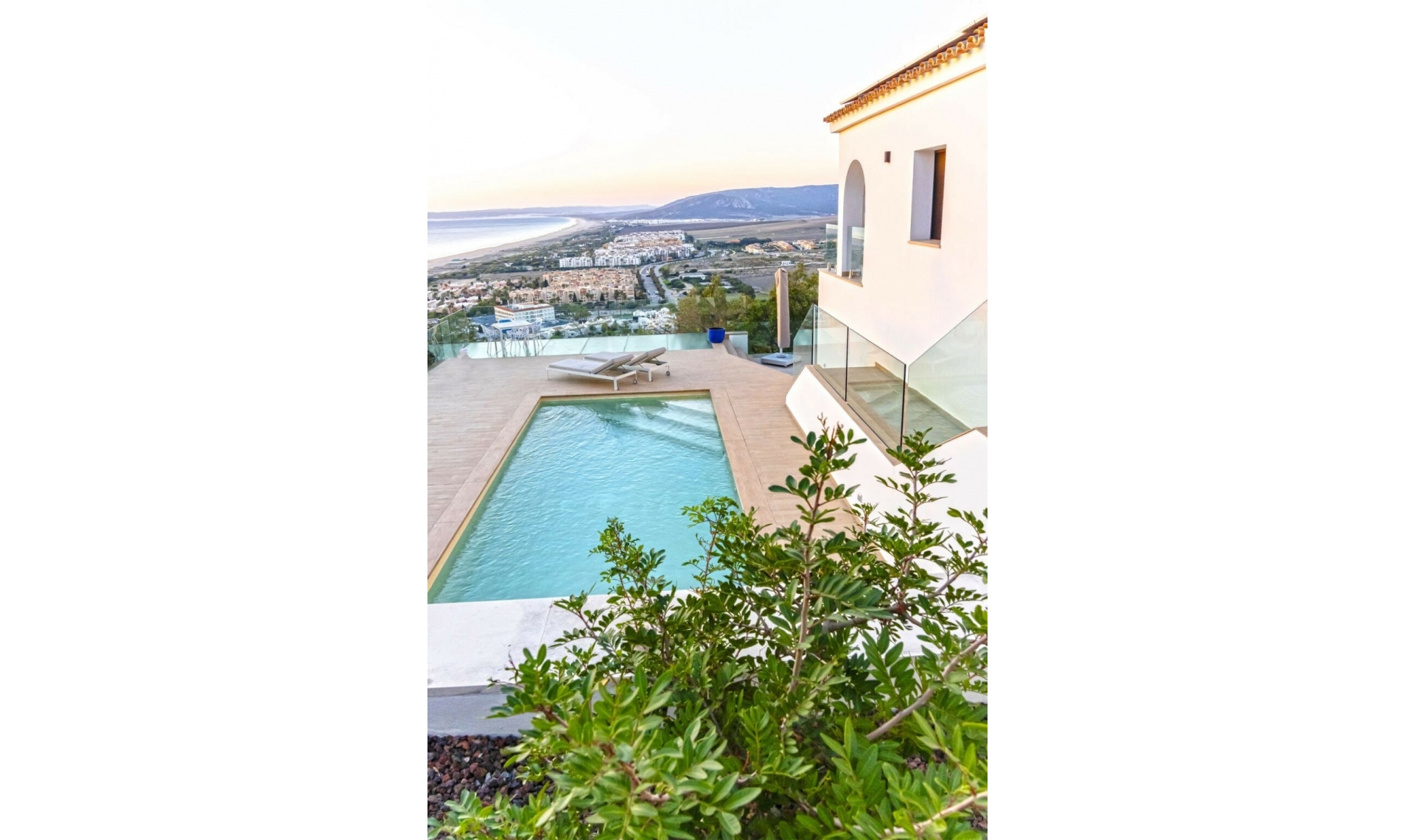 Resale - House -
Zahara de los Atunes